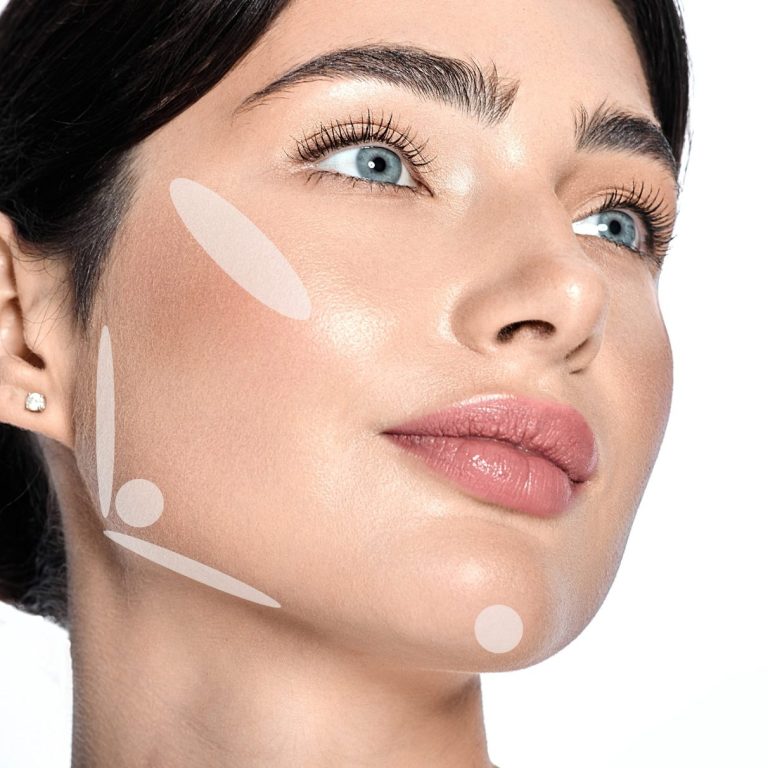 Hyaluron-Unterspritzung. Praxis für Ästhetik und Anti-Aging, Hamburg-Eppendorf. Porträt einer Frau mit geschlossenen Augen, Gesichtspflege und dekorativer Linienführung.